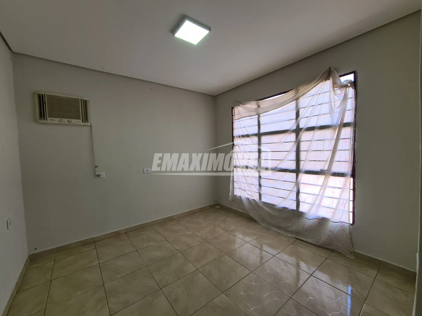 Casa - em Bairros - Jardim Santa Catarina - Sorocaba R$ 1.150,00. Cód.:  709061